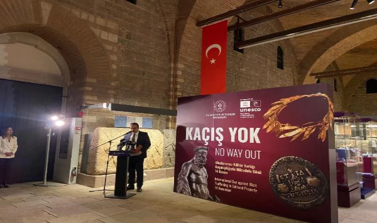 İadesi sağlanan Herakles heykeli ve Altın taç, ’Kaçış Yok’ sergisinde