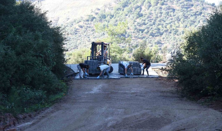 İncirliovada Arzular Mahallesi yeni yoluna kavuşuyor