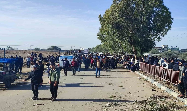 İsrail askerleri Gazzede kuzeye geçmek isteyen Filistinlilere engel oldu