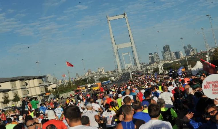 İstanbul Maratonu’nda start verildi (FOTOĞRAFLAR)