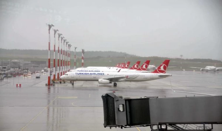 İstanbul’da fırtına hava ulaşımını olumsuz etkiledi