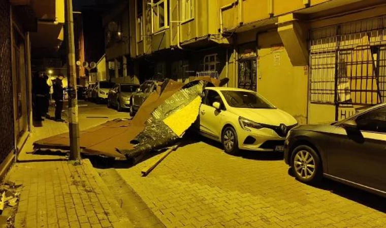 İstanbul’da fırtına ve sağanak etkili oluyor; Kağıthane’de çatı uçtu