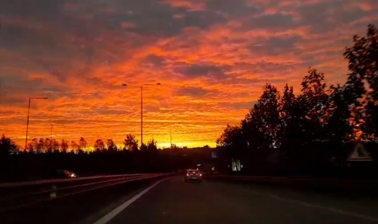 İstanbulda gün görsel şölenle başladı