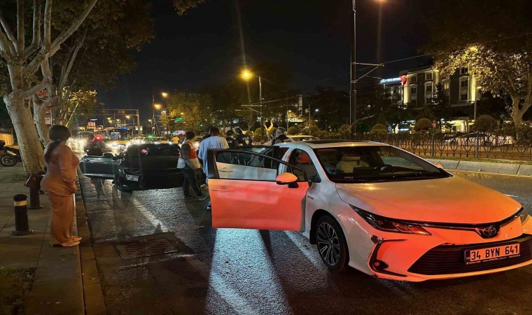 İstanbulda Huzur uygulaması: Araçlar didik didik arandı