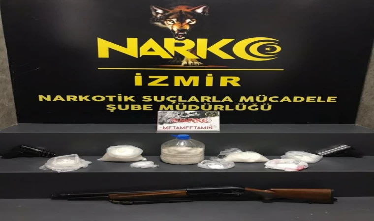 İzmir’de 5 kilo 403 gram metamfetamin ele geçirildi