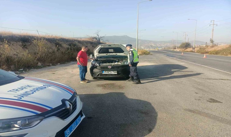 İzmirde jandarmadan ticari araçlara denetim