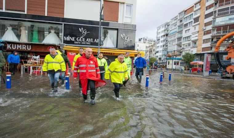 İzmir’de şiddetli yağış ve fırtına; tsunami etkisi yarattı (3)