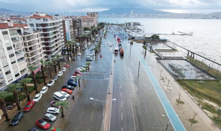 İzmir’de şiddetli yağış ve fırtına; tsunami etkisi yarattı