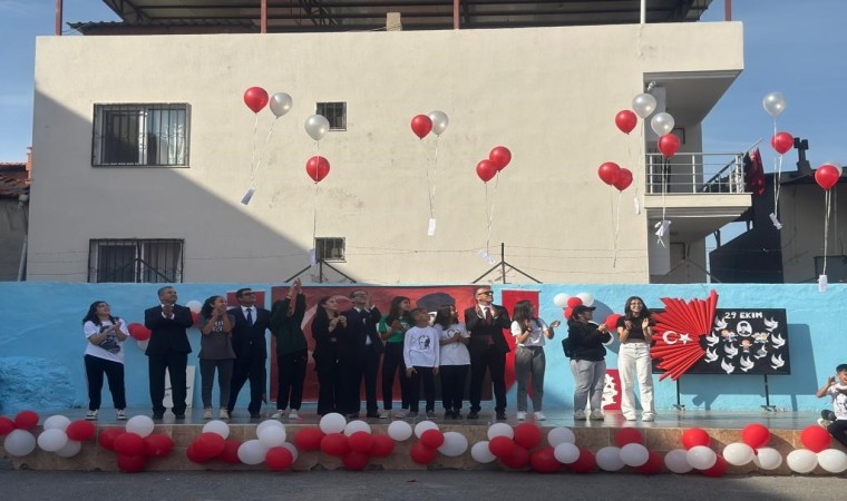 İzmirden Manisaya uzanan Cumhuriyet mektubunun hikayesi duygulandırdı