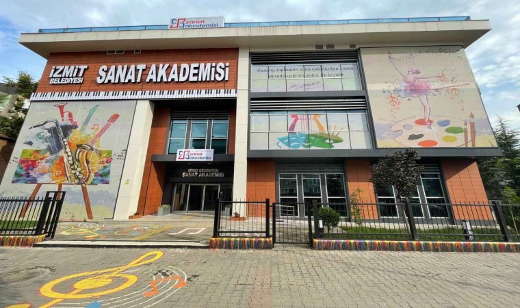 İzmit Sanat Akademisi Tiyatro Bölümü seçmeleri tamamlandı