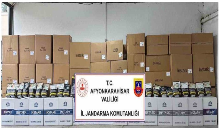 Jandarma 150 bin adet boş makaron ve 793 kilogram kaçak tütün ele geçirdi