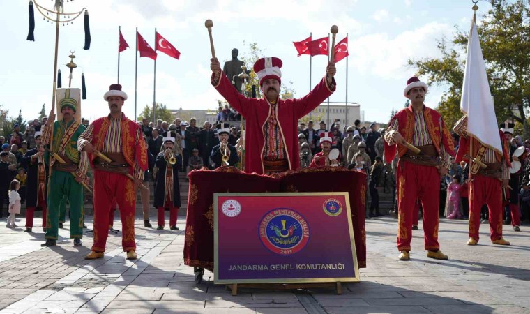 Jandarma Çelik Kanatlar ve Mehteran Takımı Kırıkkalede gösteri sundu