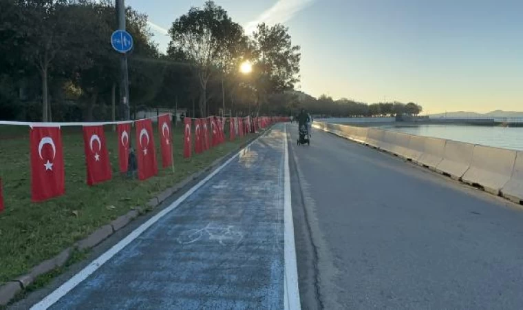 Kadıköy’de ’Ata’ya Saygı Zinciri’ 