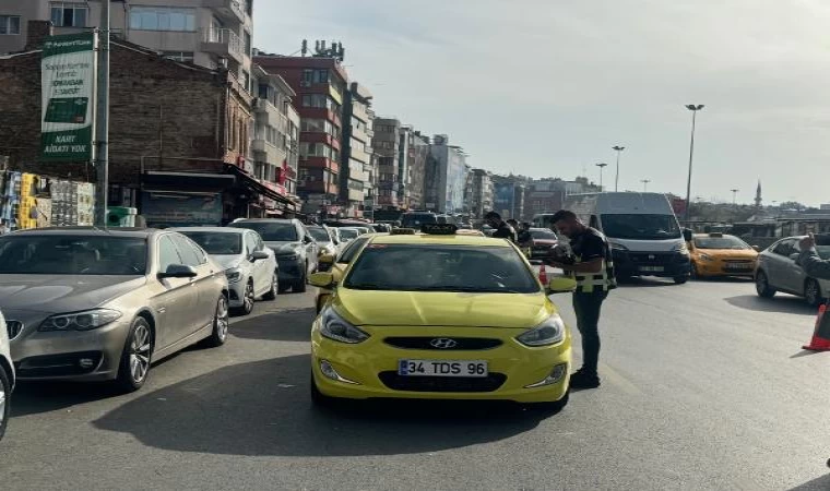 Kadıköy’de taksi denetimi: 12 şoföre ceza kesildi