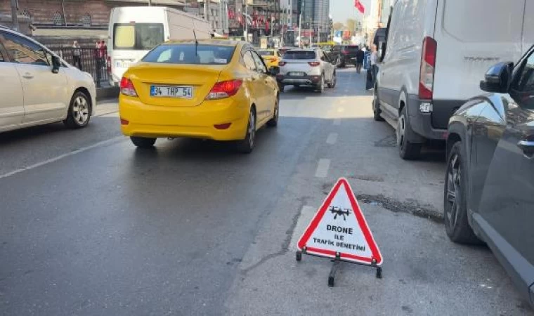 Kadıköy’de yayalara geçiş hakı vermeyen sürücülere ceza