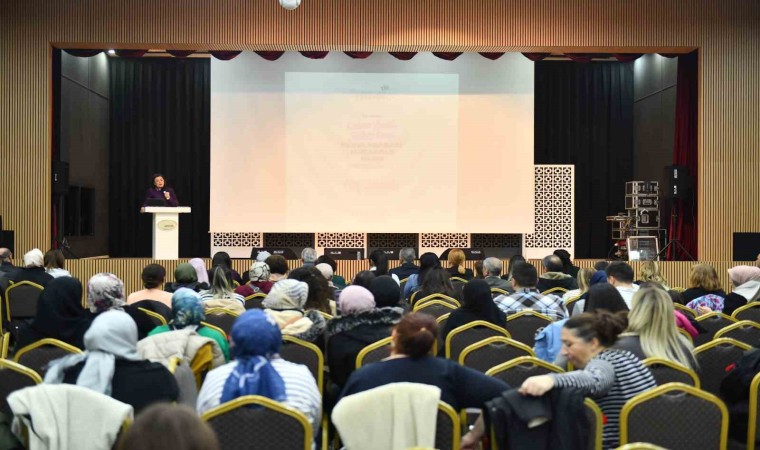 Kadına Yönelik Şiddete Karşı Uluslararası Mücadele Günü nedeniyle seminer yapıldı