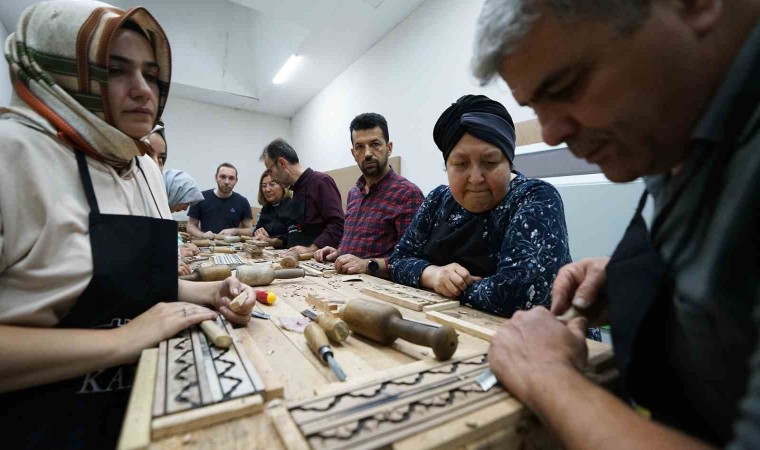 Kahramanmaraşın Geleneksel El İşleme Sanatı KAMEKte yaşatılıyor