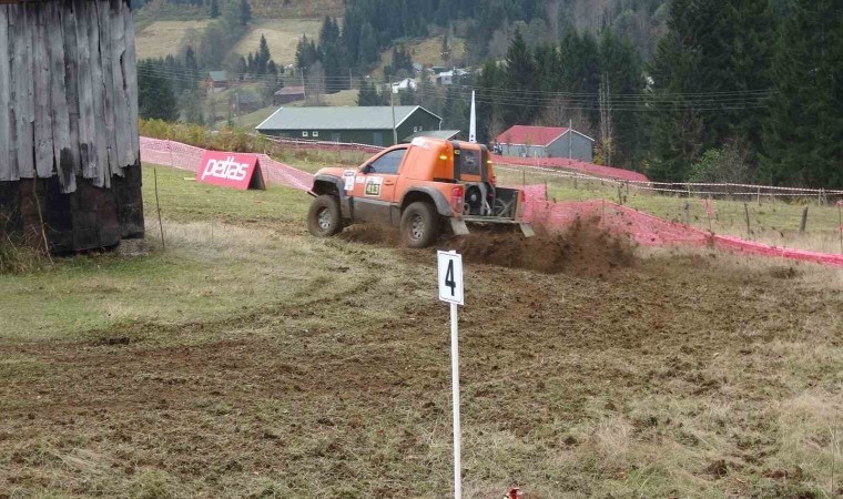 Karadeniz yaylalarındaki zorlu Off-Road yarışları nefesleri kesti