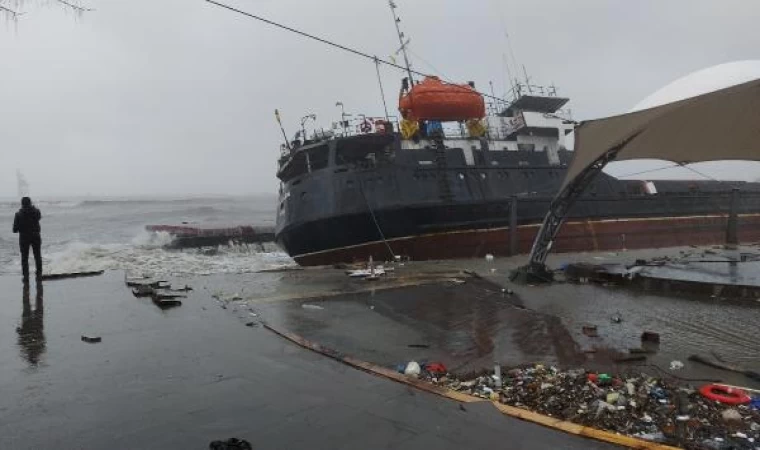 Karaya oturan geminin mürettebatından 1 kişi kaldığı otelde öldü