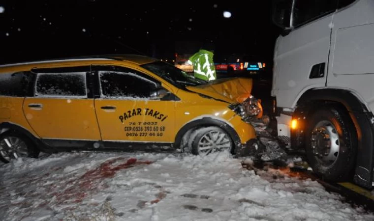 Kars’ta kar esareti; çok sayıda araç buzlanma nedeniyle yolda mahsur kaldı