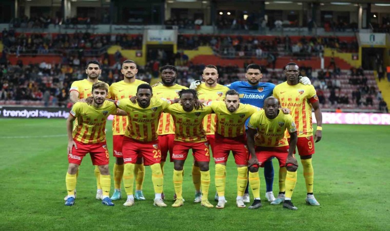 Kayserispor Teknik Direktörü Uçar: Ayaklarımızı yere sağlam basmak istiyoruz”