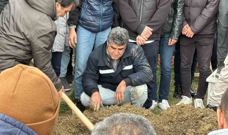 Kaza kurbanı genç son yolculuğuna uğurlandı