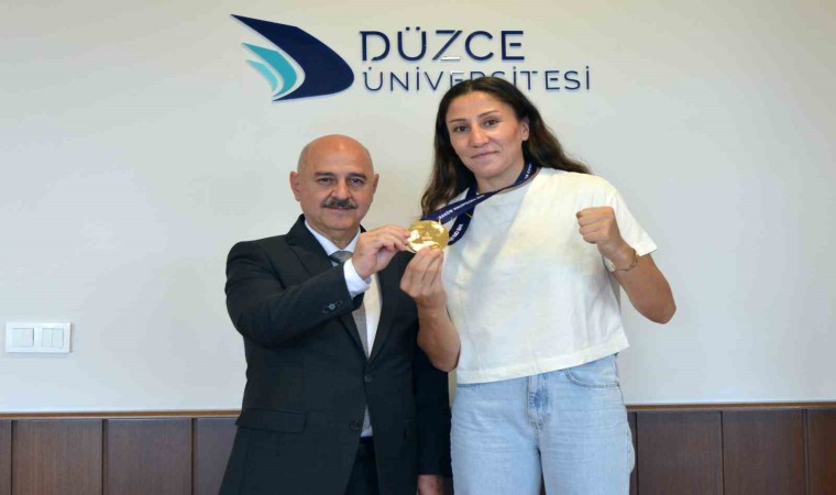 Kick Boks dünya şampiyonu oldu