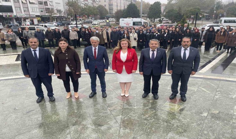 Kırklarelinde öğretmenler günü etkinliklerle kutlandı