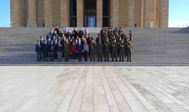 KKTC Büyükelçisi Korukoğlundan Anıtkabire ziyaret