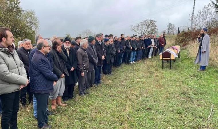 Kocaeli’de eşi ve oğlunu öldürüp, intihar etmişti; cenazeler Sinop’ta defnedildi