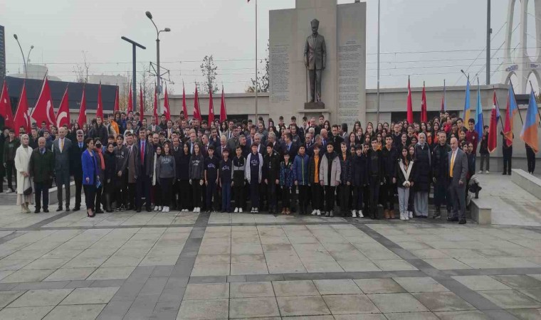 Kocaelide Öğretmenler Günü kutlandı