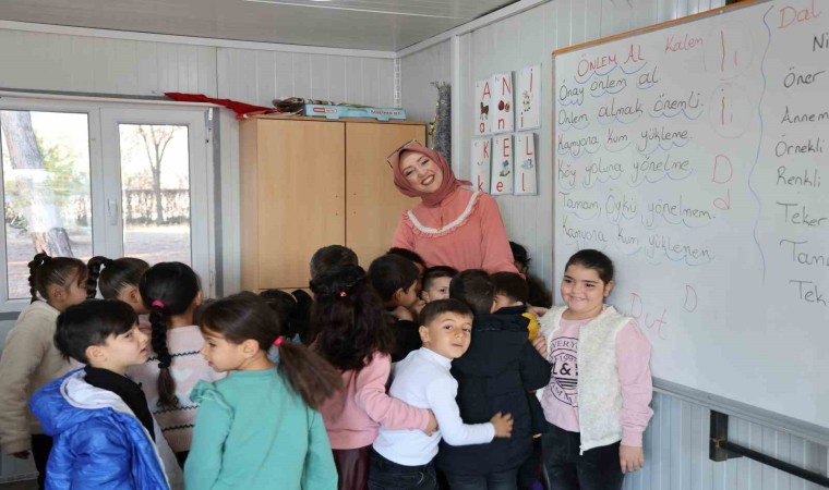 Konteyner okulda Öğretmenler Günü heyecanı