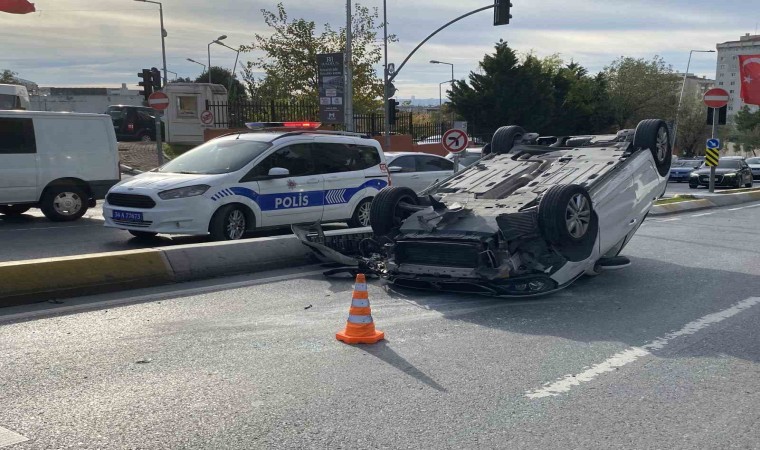 Kontrolden çıkan araç otomobile çarparak takla attı: 1 yaralı