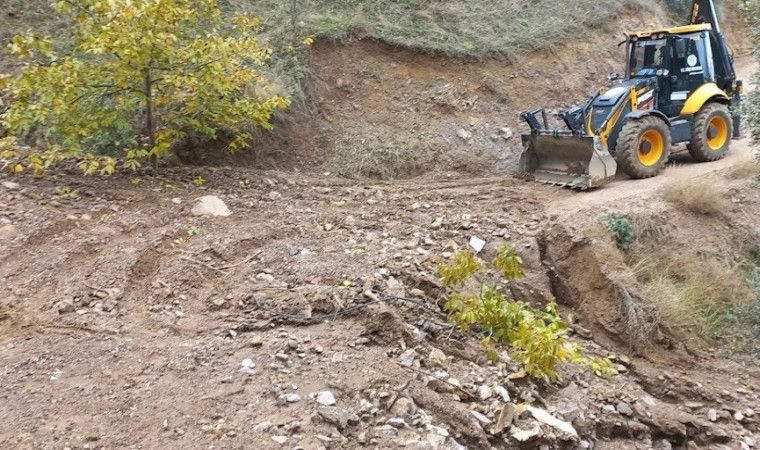 Köşkte bozulan yollar yenileniyor