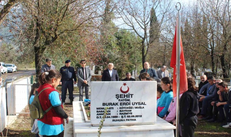 Köyceğizde eğitimci şehit yakınları unutulmadı