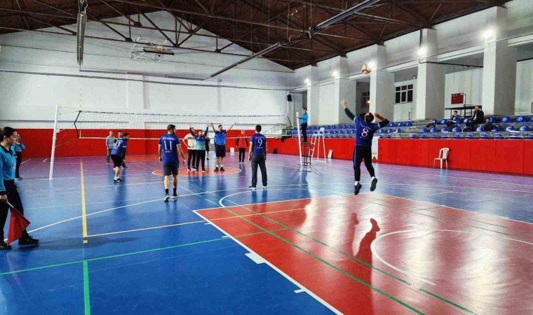 Kütahyada eğitim çalışanları voleybol turnuvası