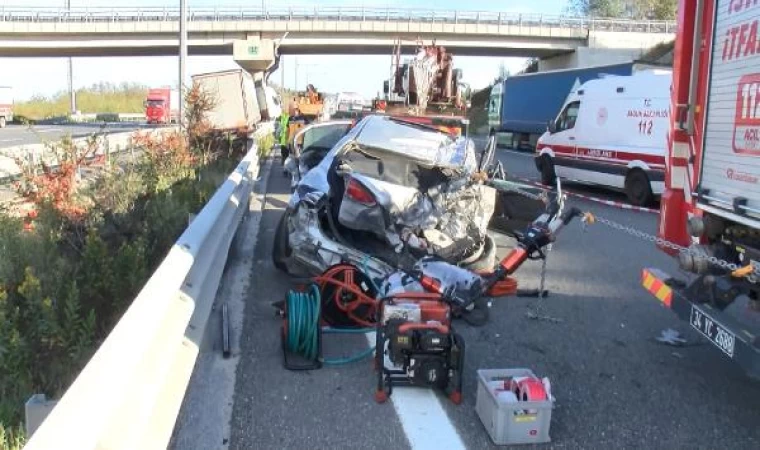 Kuzey Marmara Otoyolu’nda TIR otomobile çarptı: 1 ölü, 4 yaralı