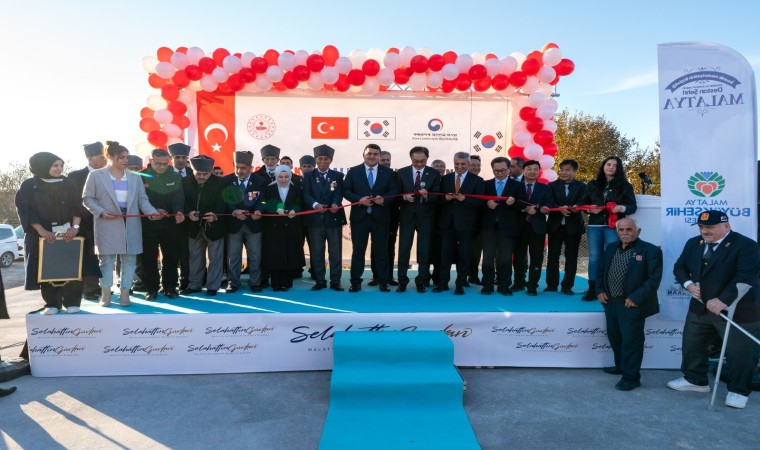 Malatyada 210 konteynerden oluşan Korepck Mahallesi törenle açıldı