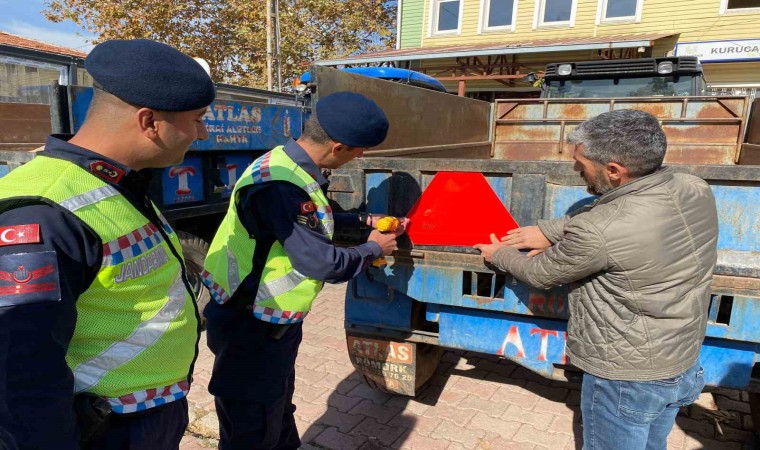 Malatyada jandarma reflektör kullanımına dikkat çekti