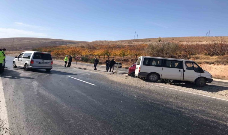 Malatyada otomobil ile minibüs çarpıştı: 5 yaralı