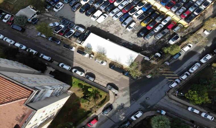 Maltepede belediyenin şirkete kiraladığı otopark alanı mahalleliyi isyan ettirdi