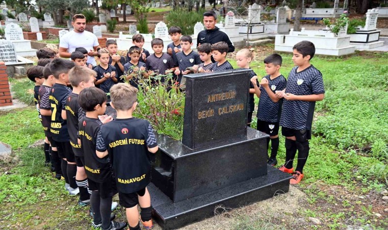 Manavgat Belediyesinden Bekir Çalışkan anısına futbol turnuvası