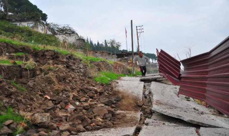 Manisa’da mahallede heyelan tedirginliği