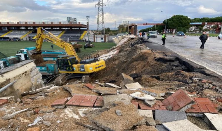 Manisa’da yağış sonrası spor tesisinin istinat duvarı çöktü; kentte motosiklet kullanımına yasak getirildi