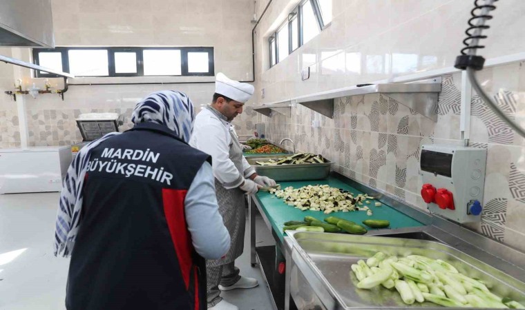 Mardinde ihtiyaç sahiplerinin yüzünü güldürecek aşevi hizmete girdi