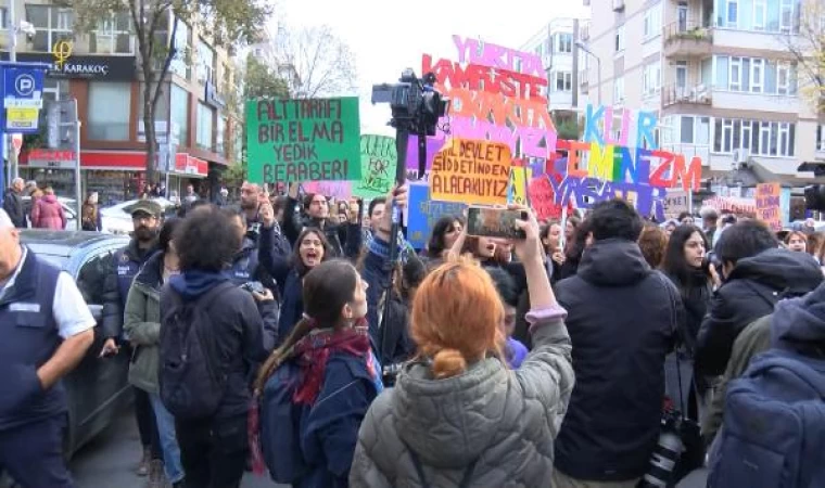 Mecidiyeköye’de toplanan grup, kadın cinayetlerini protesto etti