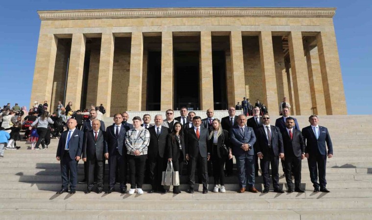 Menemen Belediyesi heyeti Atanın huzurunda