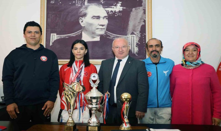 Menteşe Belediyespor Karatecisi Göksu Milli takıma seçildi