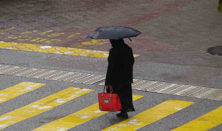 Meteorolojinin uyardığı Çankırıda sağanak yağış etkili oluyor