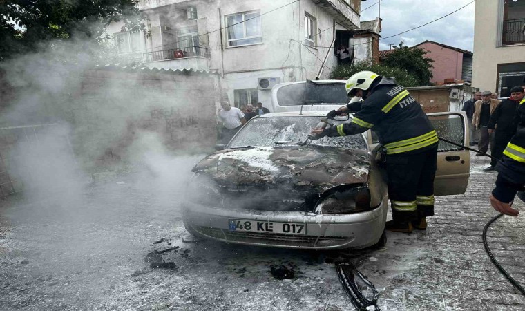 Milasta LPGli araç yangını panikletti